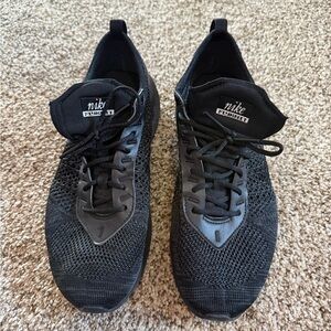EUC Nike Air Max Flyknit Racer Black Sneakers Men’s size 7